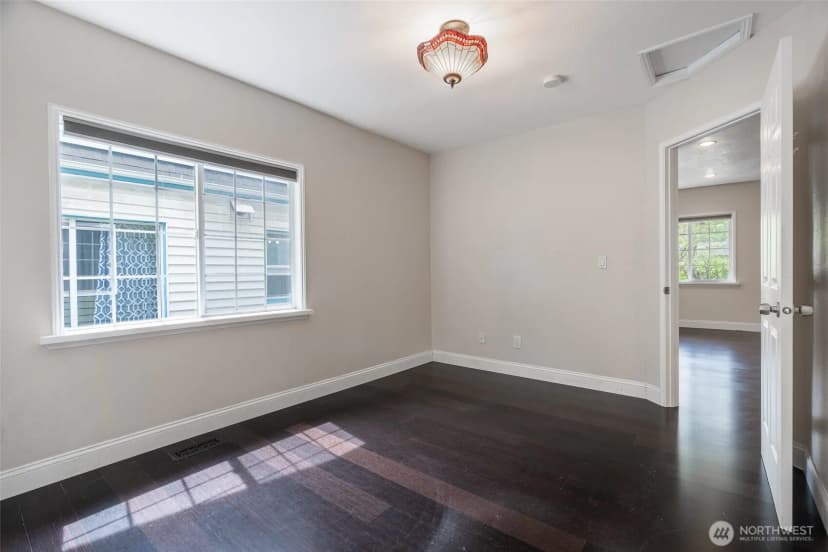 Property photo for 3304 23rd Avenue S, Seattle photo 15