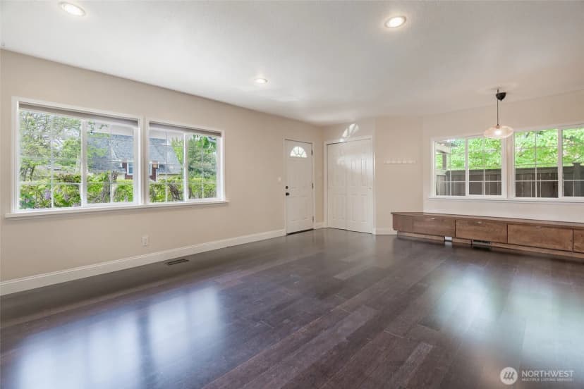 Property photo for 3304 23rd Avenue S, Seattle photo 9