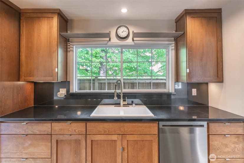 Property photo for 3304 23rd Avenue S, Seattle photo 20