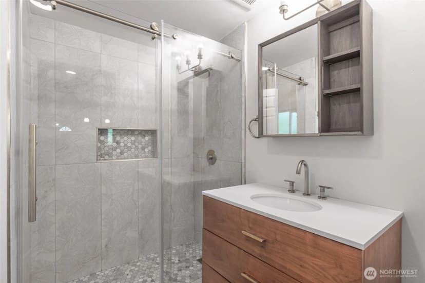 Property photo for 3304 23rd Avenue S, Seattle photo 23