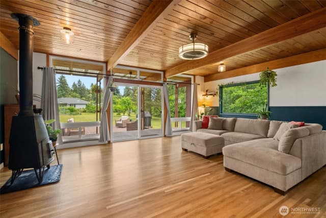 Property photo for 12423 Lake City Boulevard, Lakewood photo 2