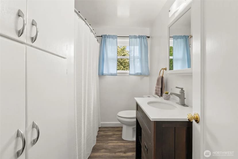 Property photo for 12423 Lake City Boulevard, Lakewood photo 7