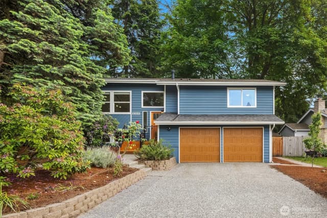 Property photo for 11821 Se 67th Place, Bellevue photo 2
