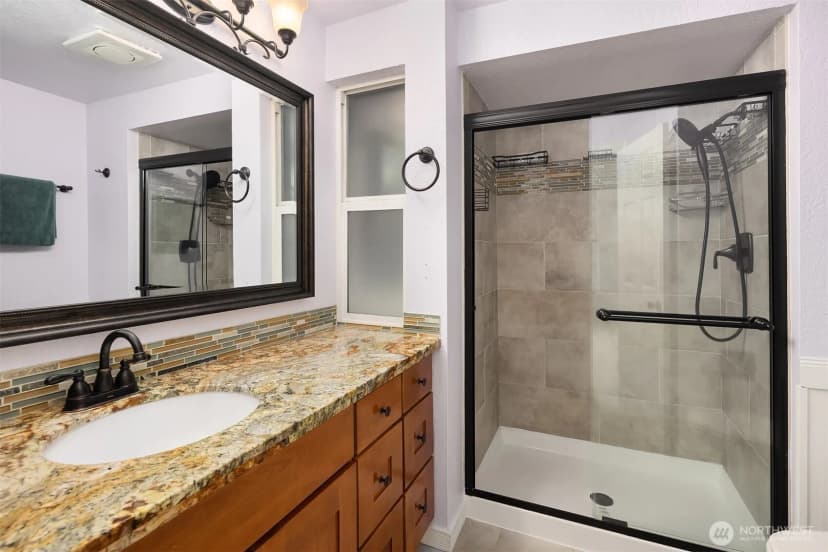 Property photo for 11821 Se 67th Place, Bellevue photo 20