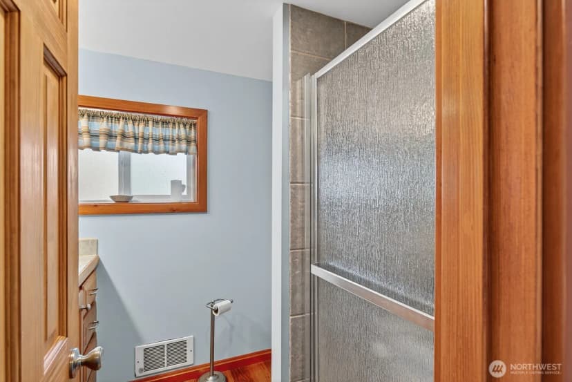 Property photo for 19422 Soundview Drive Nw, Stanwood photo 22