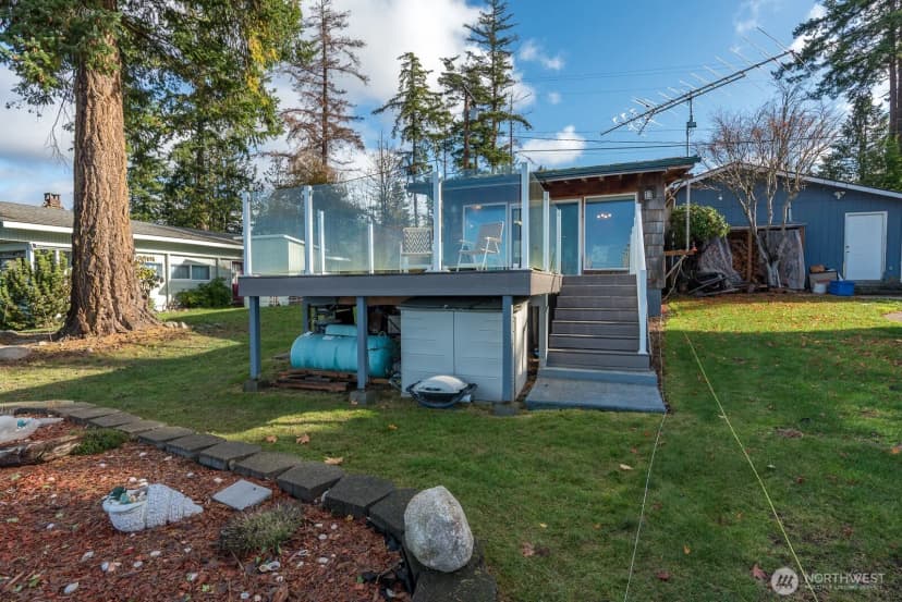 Property photo for 19422 Soundview Drive Nw, Stanwood photo 32