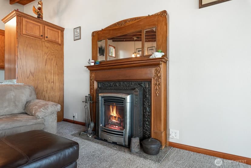 Property photo for 19422 Soundview Drive Nw, Stanwood photo 17
