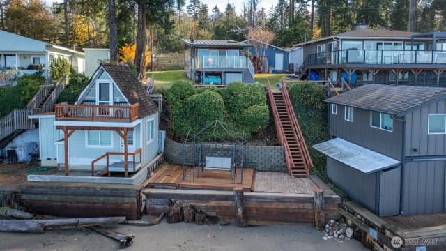 Property photo for 19422 Soundview Drive Nw, Stanwood photo 3
