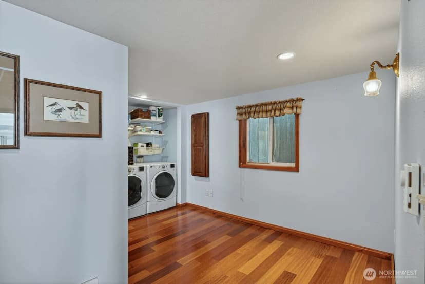 Property photo for 19422 Soundview Drive Nw, Stanwood photo 19