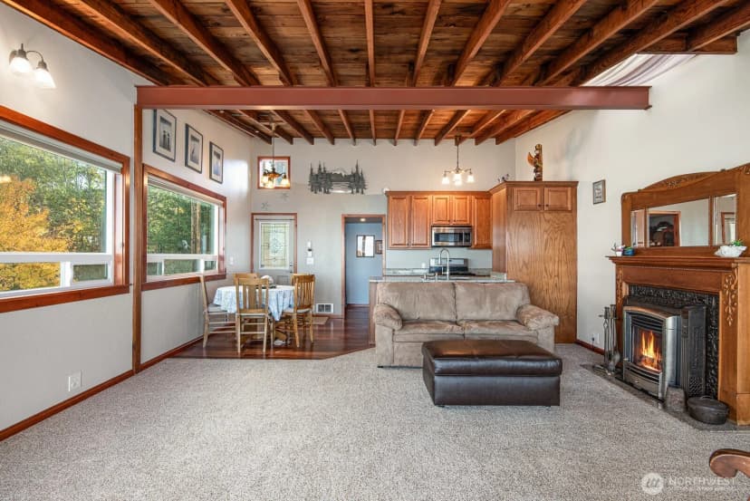 Property photo for 19422 Soundview Drive Nw, Stanwood photo 15