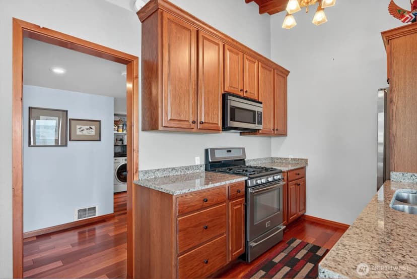 Property photo for 19422 Soundview Drive Nw, Stanwood photo 14