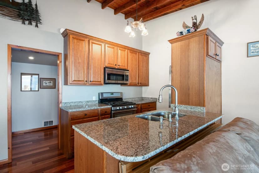 Property photo for 19422 Soundview Drive Nw, Stanwood photo 13