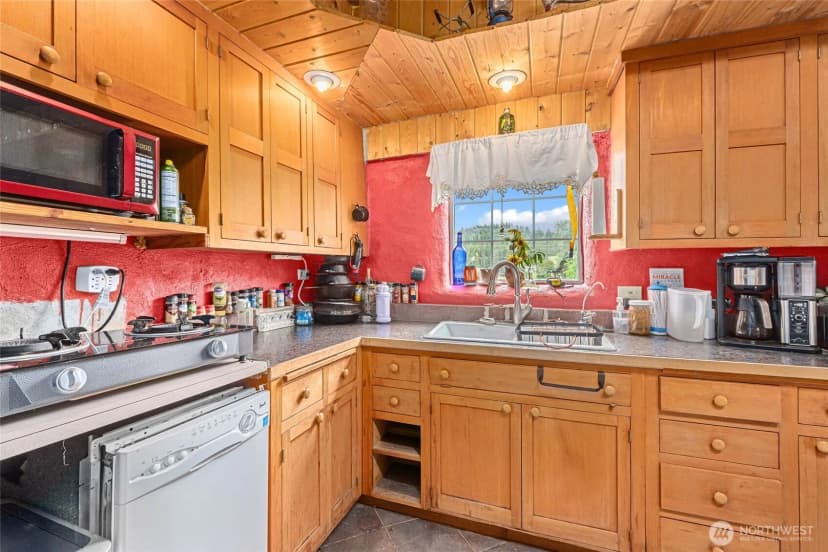 Property photo for 637 Hwy 20 E, Colville photo 13