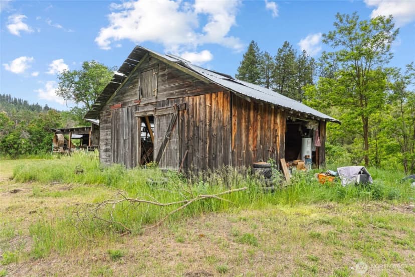 Property photo for 637 Hwy 20 E, Colville photo 28