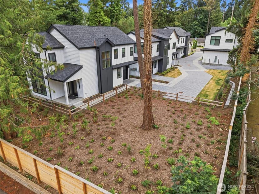 Property photo for 12426 Ne 90th Street, Kirkland photo 34