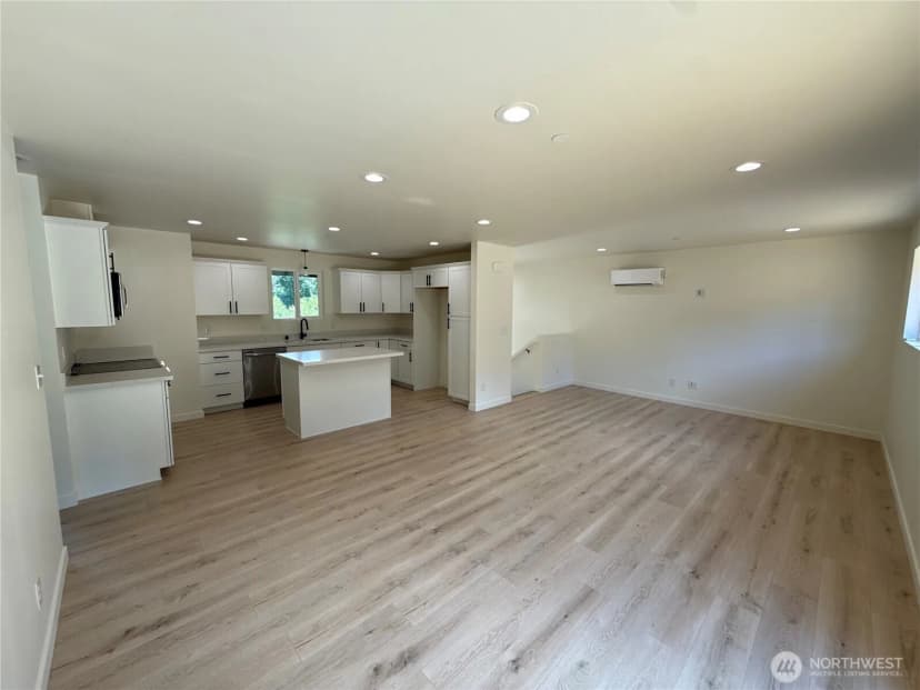 Property photo for 7828 E Jessica Way, Port Orchard photo 4
