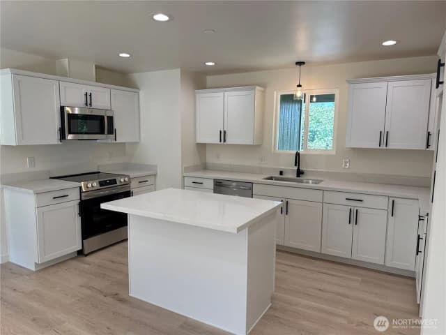 Property photo for 7828 E Jessica Way, Port Orchard photo 3