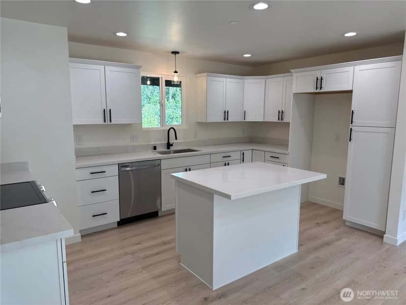 Property photo for 7828 E Jessica Way, Port Orchard photo 6