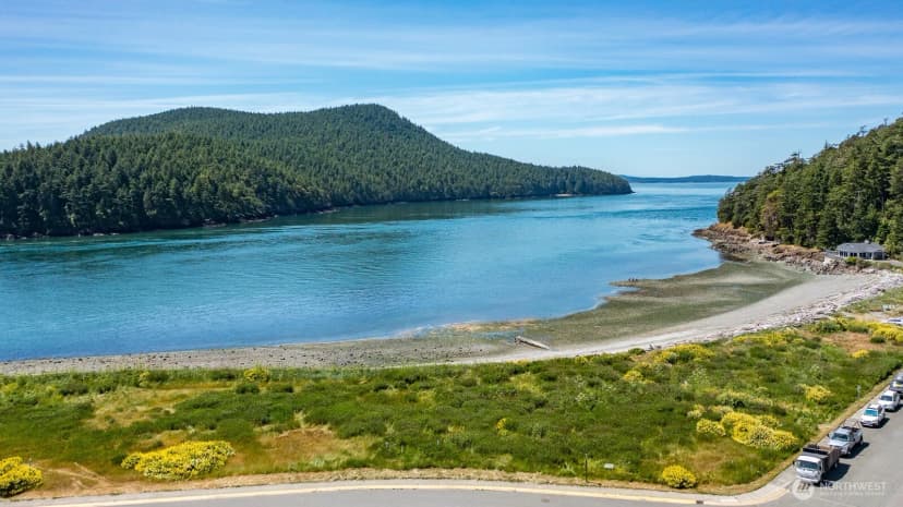 Property photo for 5915 Flounder Bay Lane, Anacortes photo 11