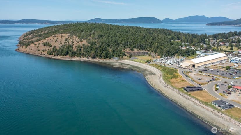 Property photo for 5909 Flounder Bay Lane, Anacortes photo 16
