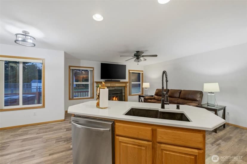 Property photo for 9117 336th Street S, Roy photo 11