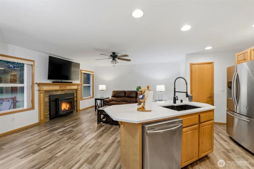 Property photo for 9117 336th Street S, Roy photo 6