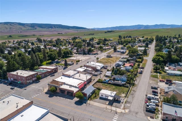 Property photo for 108 N Chelan Avenue, Waterville photo 3