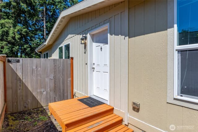 Property photo for 4355 Northgate Drive, Oak Harbor