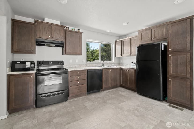 Property photo for 4355 Northgate Drive, Oak Harbor photo 21