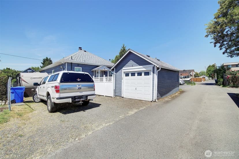 Property photo for 320 Williams Avenue N, Renton photo 20