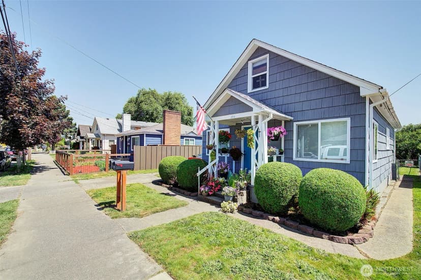 Property photo for 320 Williams Avenue N, Renton photo 3