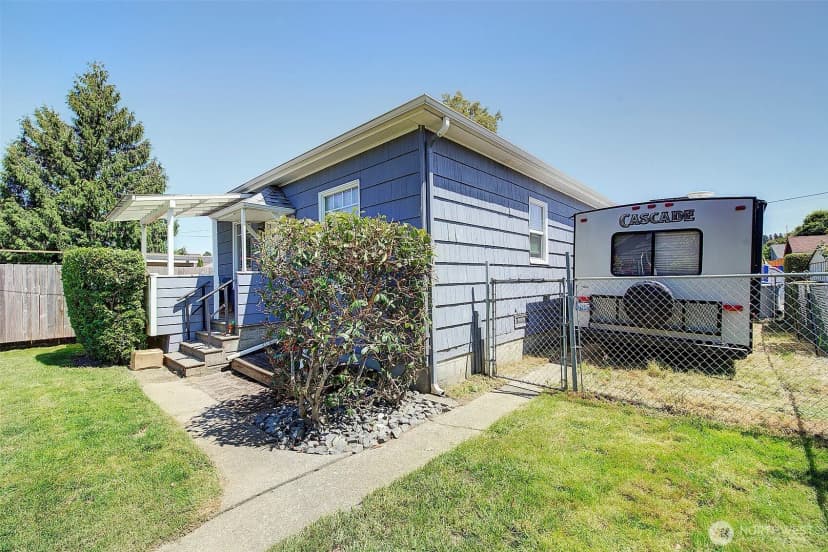 Property photo for 320 Williams Avenue N, Renton photo 24