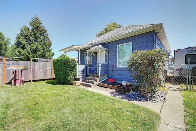 Property photo for 320 Williams Avenue N, Renton