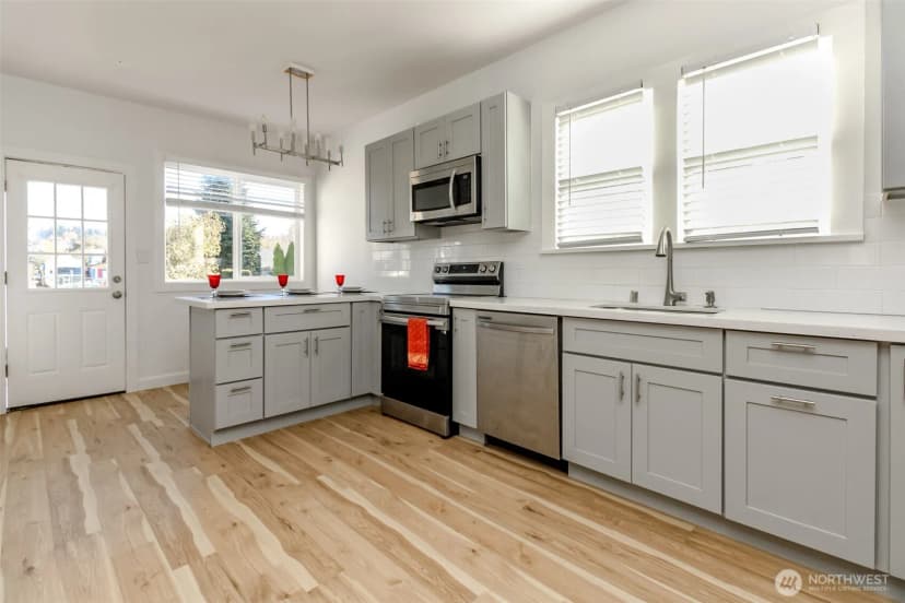 Property photo for 320 Williams Avenue N, Renton photo 12