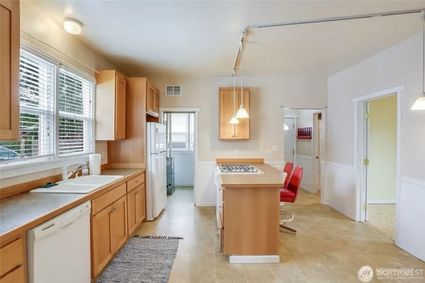 Property photo for 320 Williams Avenue N, Renton photo 26