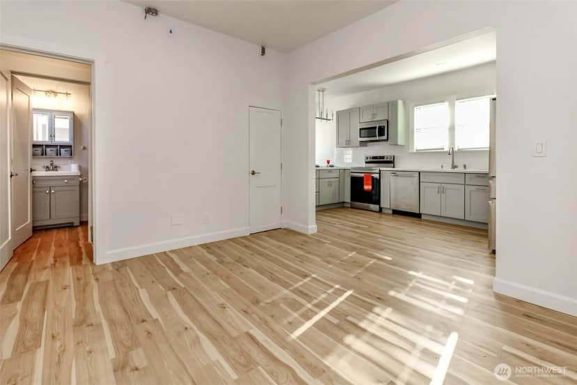 Property photo for 320 Williams Avenue N, Renton photo 10