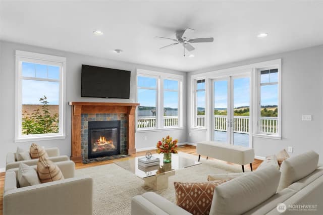Property photo for 2790 Chambers Bay Drive Steilacoom, Steilacoom photo 2