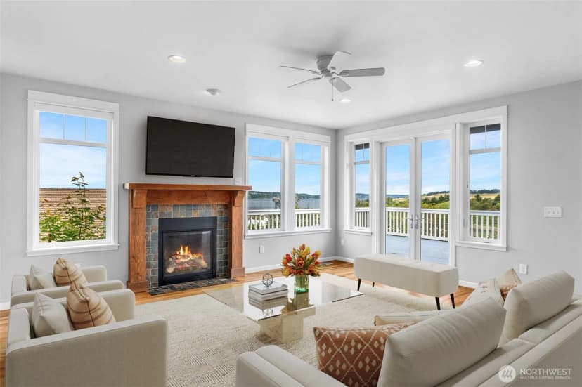 Property photo for 2790 Chambers Bay Drive Steilacoom, Steilacoom photo 2