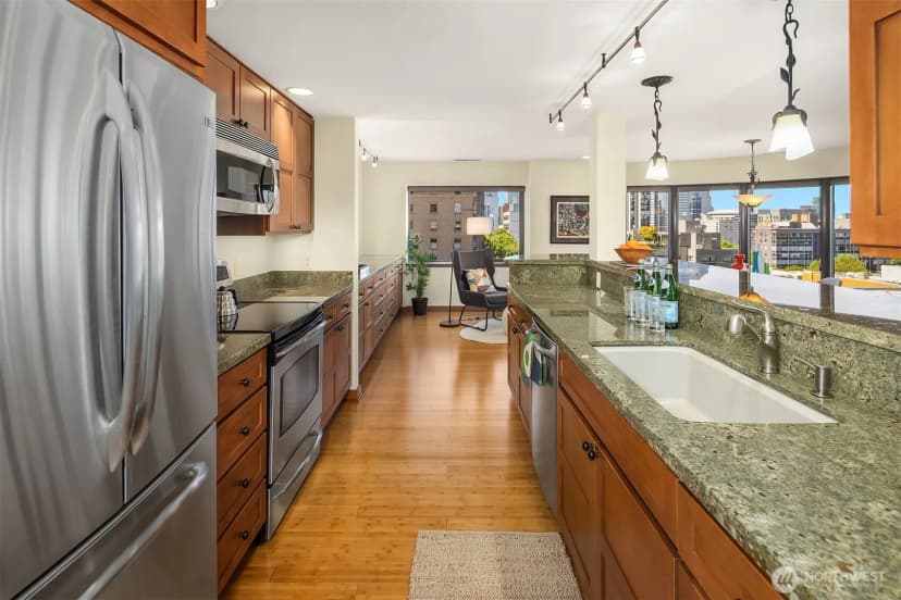 Property photo for 1301 Spring Street #8f, Seattle photo 11