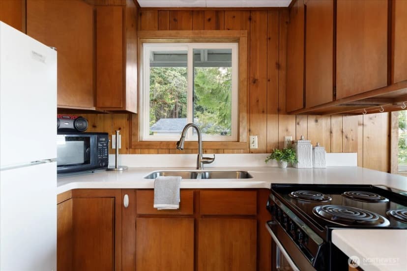 Property photo for 1982 Madrona Way, Coupeville photo 12