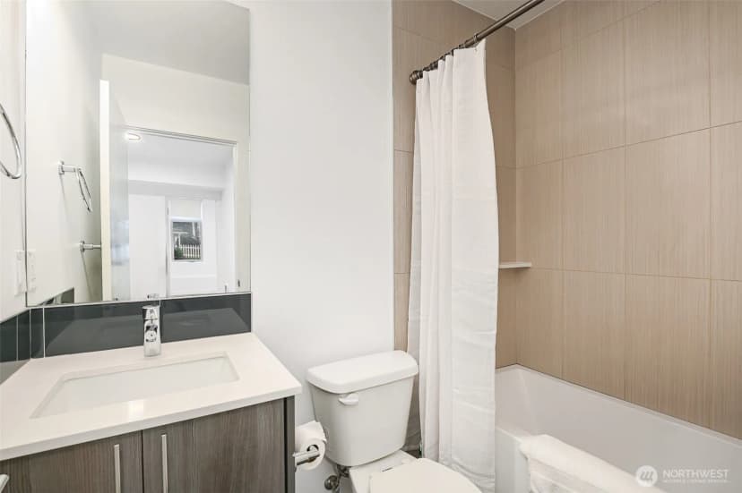 Property photo for 1713 19th Avenue S, Seattle photo 16