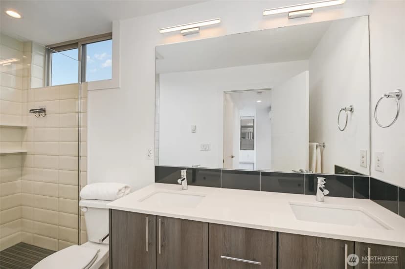 Property photo for 1713 19th Avenue S, Seattle photo 12