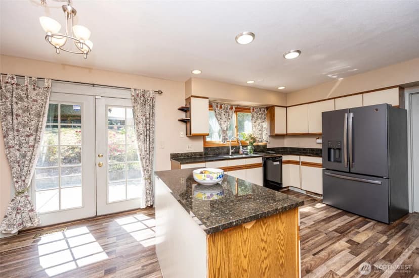 Property photo for 36721 6th Avenue Sw, Federal Way photo 20