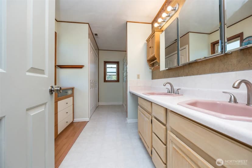 Property photo for 36721 6th Avenue Sw, Federal Way photo 24