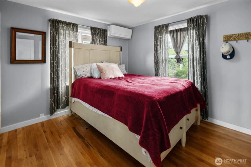Property photo for 12419 16th Avenue S, Seattle photo 13