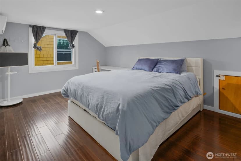 Property photo for 12419 16th Avenue S, Seattle photo 14