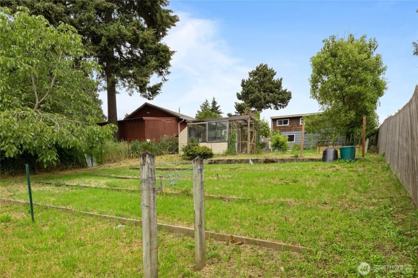 Property photo for 12419 16th Avenue S, Seattle photo 23