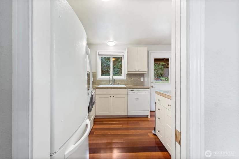 Property photo for 6435 Ne 198th Street, Kenmore photo 12