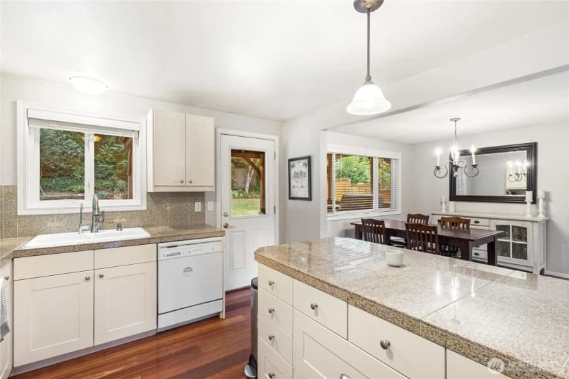 Property photo for 6435 Ne 198th Street, Kenmore photo 14