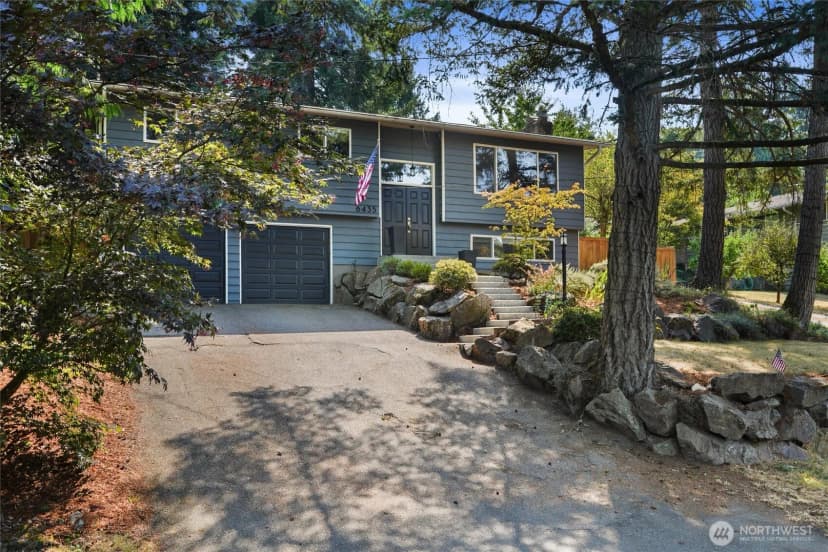 Property photo for 6435 Ne 198th Street, Kenmore photo 2